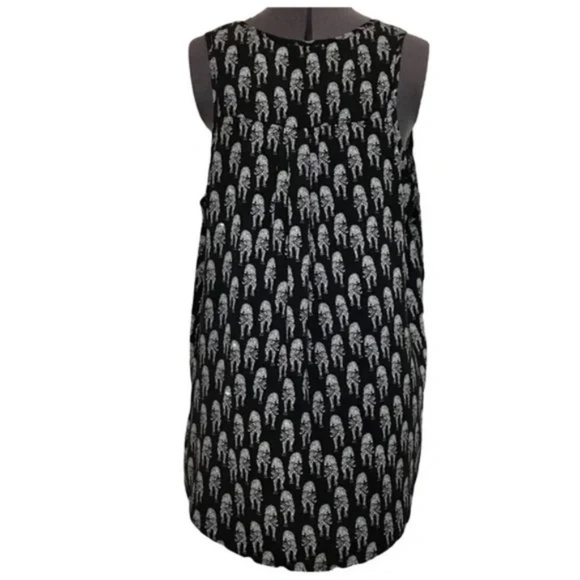 Pleione | Black Sleeveless Jungle Cat Hi-Lo Tank Blouse, Large - Picture 3 of 4